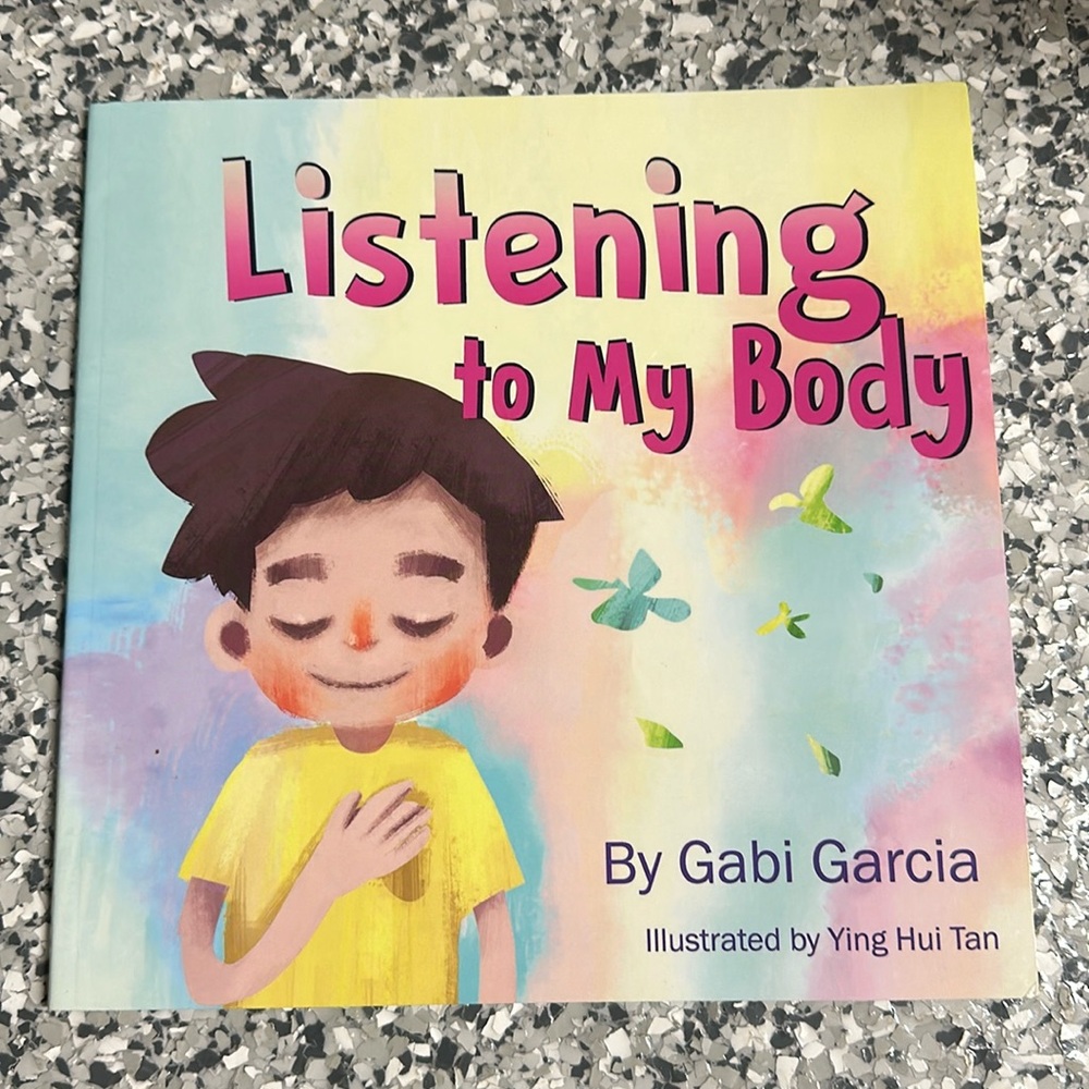 4/$25 Listening to my body paperback book